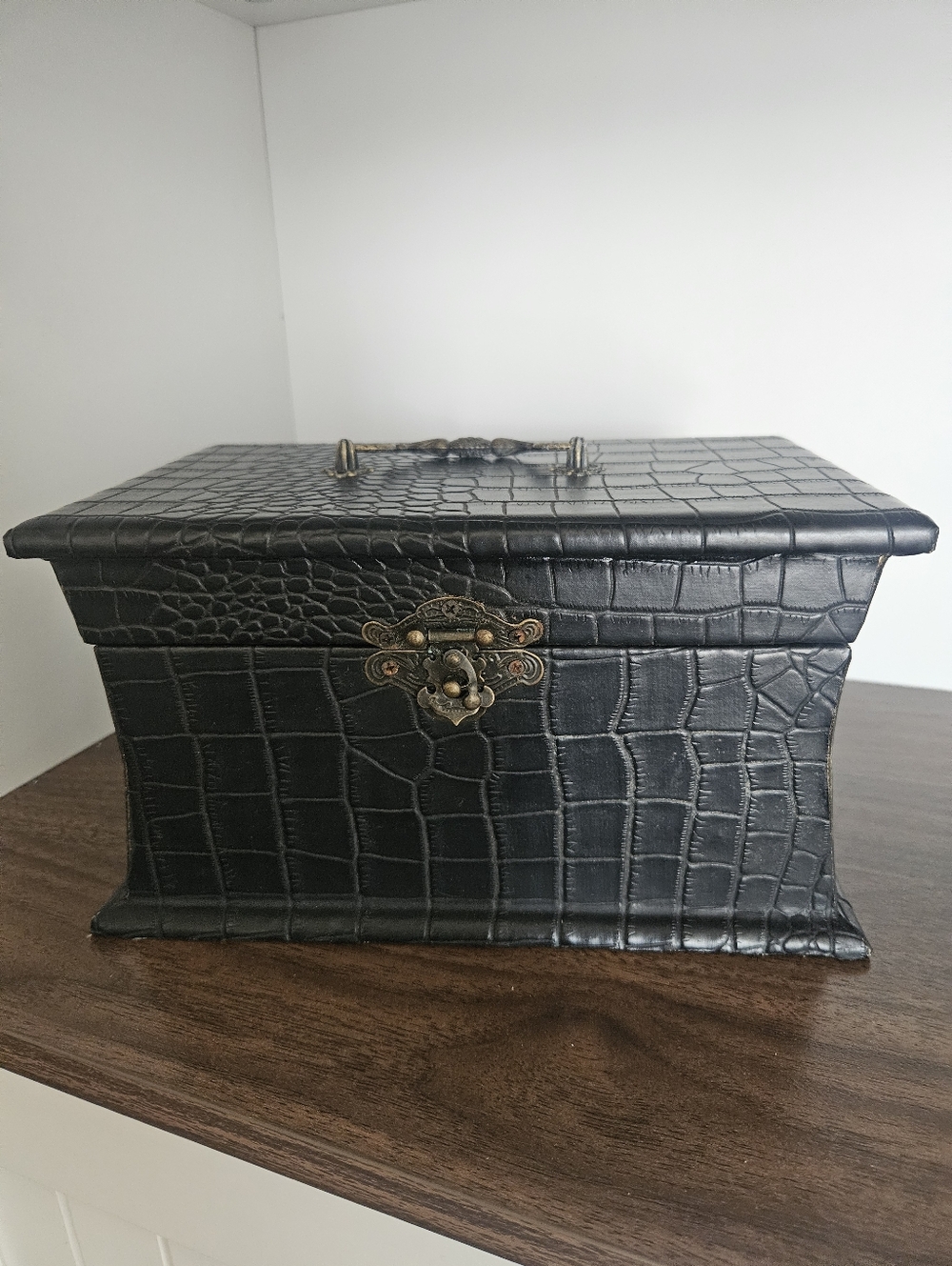 Vintage Faux Crocodile Leather Trinket Box w/Ornate Brass Latch & Handle: Gothic